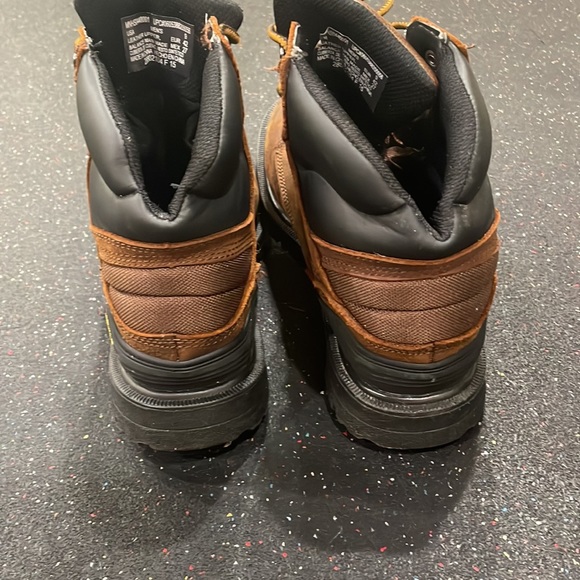 Survivor boots. Mens size 9. Brown comfortable boots. New laces. Waterproof. - Picture 3 of 4